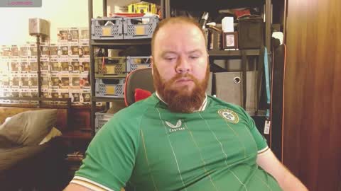 Snapshot of irishdaddy24 chatting on 10-04-25, 11:36 twitter theirishman205 online show from 10-04-25, 11:36