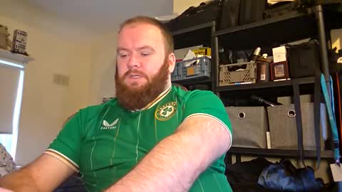 Snapshot of irishdaddy24 chatting on 10-18-25, 11:33 twitter theirishman205 online show from 10-18-25, 11:33