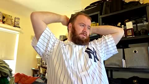 Snapshot of irishdaddy24 chatting on 10-25-25, 03:40 twitter theirishman205 online show from 10-25-25, 03:40