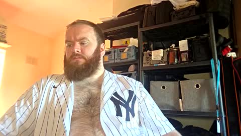 Snapshot of irishdaddy24 chatting on 11-02-25, 10:28 twitter theirishman205 online show from 11-02-25, 10:28