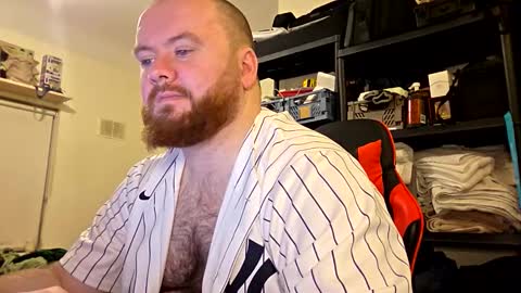 Snapshot of irishdaddy24 chatting on 11-07-25, 05:35 twitter theirishman205 online show from 11-07-25, 05:35