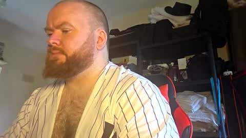 Snapshot of irishdaddy24 chatting on 11-09-25, 09:51 twitter theirishman205 online show from 11-09-25, 09:51