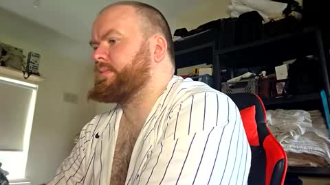 Snapshot of irishdaddy24 chatting on 11-16-25, 11:16 twitter theirishman205 online show from 11-16-25, 11:16