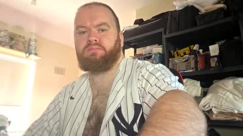 Snapshot of irishdaddy24 chatting on 11-23-25, 10:59 twitter theirishman205 online show from 11-23-25, 10:59