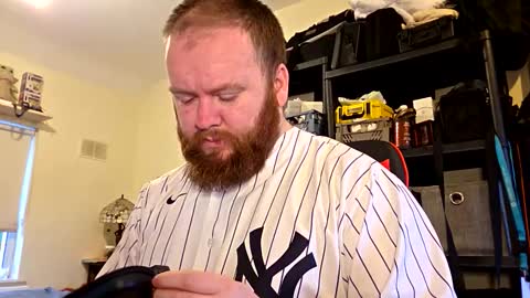 Snapshot of irishdaddy24 chatting on 12-18-25, 12:44 twitter theirishman205 online show from 12-18-25, 12:44