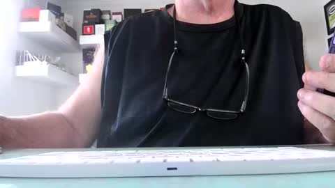 Irishdudelove online show from 11-26-25, 04:52