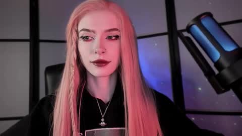 Miss Iris Fansly Miss Iris new inst.  online show from 02-09-25, 05:29