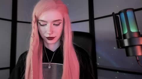 Miss Iris Fansly Miss Iris new inst.  online show from 02-16-25, 12:52