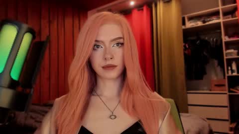 Miss Iris Fansly Miss Iris new inst.  online show from 03-05-25, 11:38