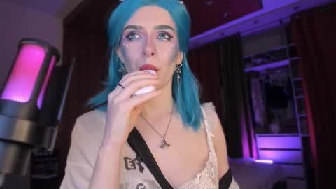 Miss Iris Fansly Miss Iris new inst.  online show from 10-30-25, 04:41