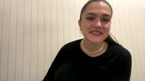 irisss31 online show from 12-19-24, 07:07