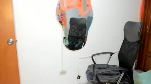 Snapshot of irix_moon chatting on 10-10-25, 03:49 irix_moon online show from 10-10-25, 03:49