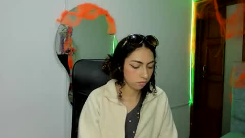 Snapshot of irix_moon chatting on 10-16-25, 03:29 irix_moon online show from 10-16-25, 03:29