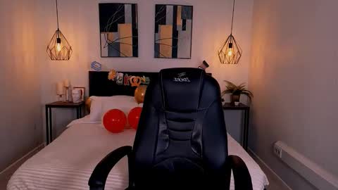 Snapshot of irma_dust chatting on 09-22-25, 02:30 IRMA FOLLOW ME online show from 09-22-25, 02:30