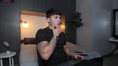 Iron Tous online show from 04-26-26, 11:02