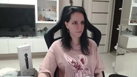 Irwi Tomboy online show from 02-08-25, 11:02