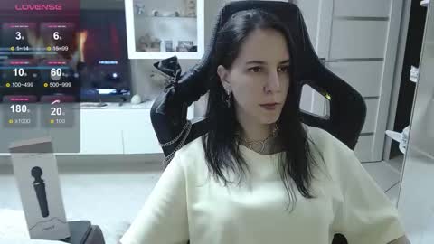 Irwi Tomboy online show from 10-15-25, 10:43