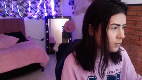 isabela online show from 09-10-25, 03:17