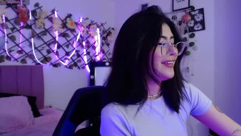 isabela online show from 10-07-25, 03:47