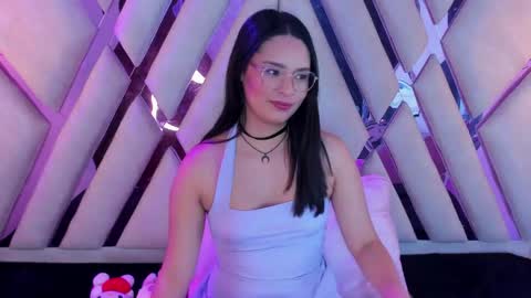 Snapshot of isa_doux chatting on 05-03-26, 02:06 Isa online show from 05-03-26, 02:06