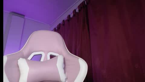 Isabella  online show from 11-26-25, 10:05