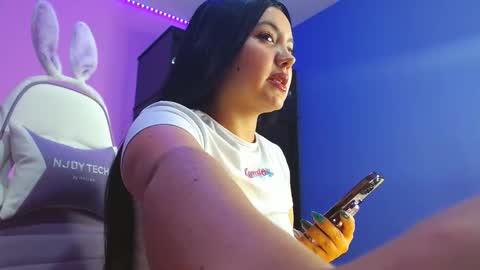 Snapshot of isa_jones1 chatting on 10-15-25, 03:06 isa_jones1 online show from 10-15-25, 03:06