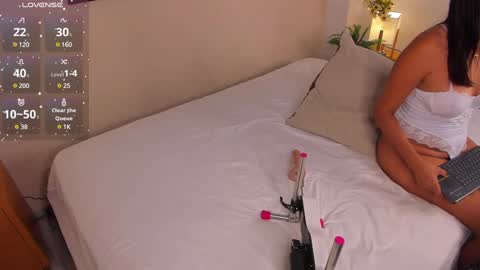 oIssaJonneso online show from 02-06-25, 03:20