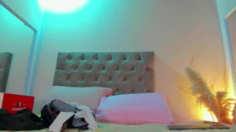 Isabella online show from 01-16-26, 11:58