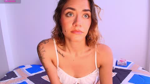 Snapshot of isa_laurentt chatting on 01-22-25, 02:24 Isabella Laurentt online show from 01-22-25, 02:24