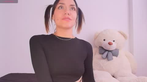 Snapshot of isa_laurentt chatting on 02-13-25, 06:05 Isabella Laurentt online show from 02-13-25, 06:05