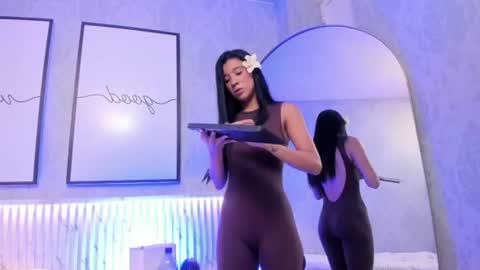 Snapshot of isa_little4u chatting on 06-15-26, 10:17 online show from 06-15-26, 10:17
