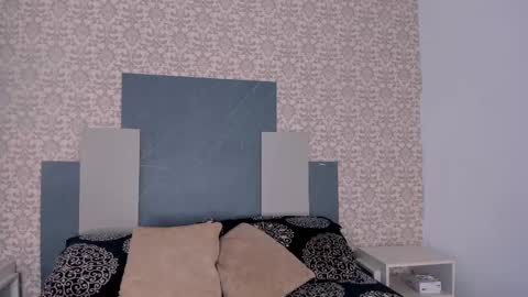 Isa  online show from 10-15-25, 02:39