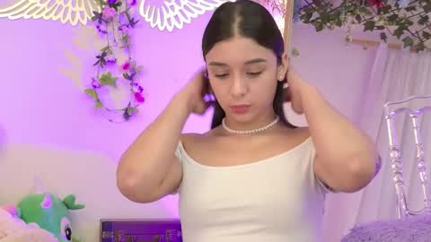 Isabella        online show from 02-22-26, 11:58