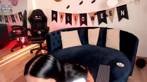 ISA ROUSE  online show from 10-07-25, 02:31