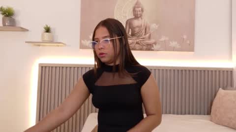 Snapshot of isa_taylorr_ chatting on 11-05-25, 12:16 Isabel online show from 11-05-25, 12:16