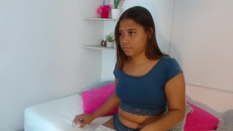 Snapshot of isa_taylorr_ chatting on 11-07-25, 12:27 Isabel online show from 11-07-25, 12:27