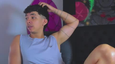 isaac_cryston online show from 10-12-25, 08:08