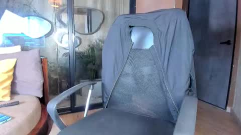 isaac_grimm online show from 01-18-26, 03:21