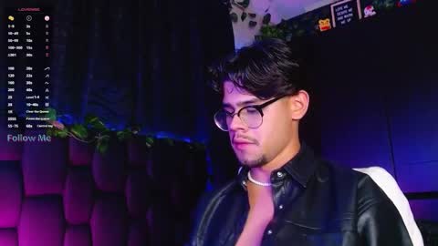 Isaac Saenz. online show from 01-19-25, 02:15