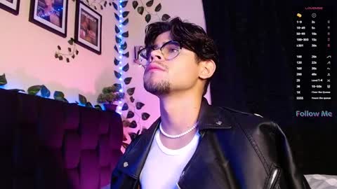 Isaac Saenz. online show from 02-15-25, 11:14