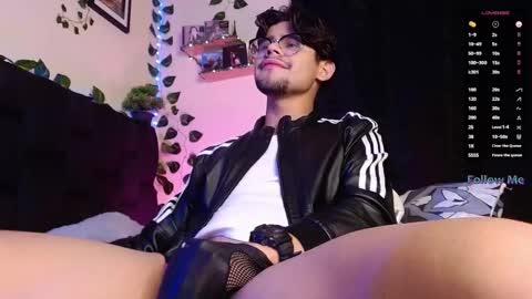 Isaac Saenz. online show from 02-18-25, 10:25