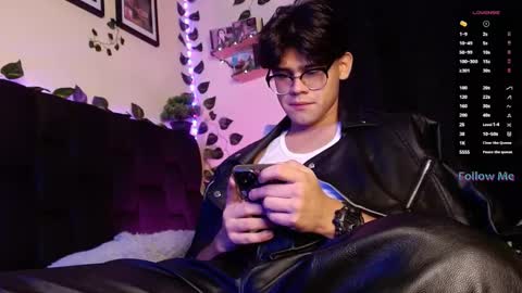 Isaac Saenz. online show from 02-20-25, 10:04