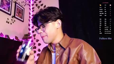 Isaac Saenz. online show from 02-27-25, 10:53