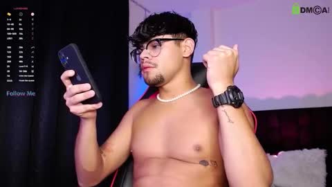 Isaac Saenz. online show from 09-23-25, 11:19