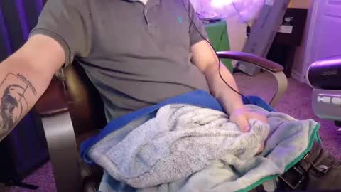 isaac online show from 09-13-25, 03:23