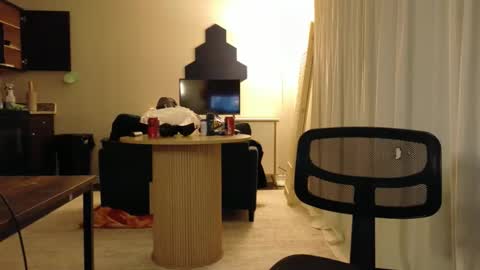 isaac online show from 04-27-26, 06:11