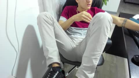 Snapshot of isaac_winter_ chatting on 10-07-25, 02:09 Isaac online show from 10-07-25, 02:09