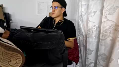 Snapshot of isaac_winter_ chatting on 10-21-25, 02:34 Isaac online show from 10-21-25, 02:34