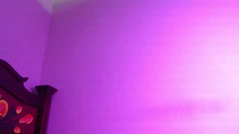 Snapshot of isaaclatino chatting on 01-03-25, 11:33 isaac online show from 01-03-25, 11:33