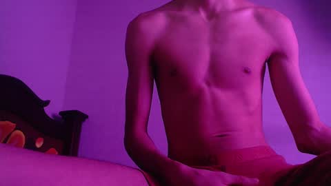 Snapshot of isaaclatino chatting on 01-16-25, 04:07 isaac online show from 01-16-25, 04:07